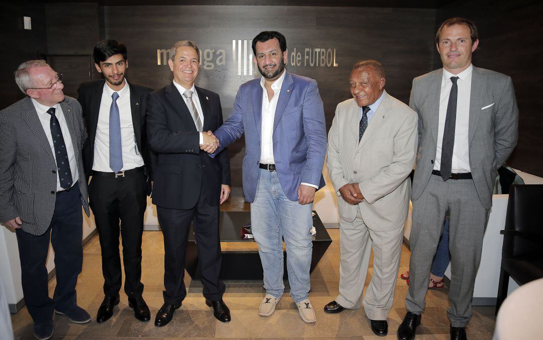 Al Thani, saludando al presidente de Las Palmas