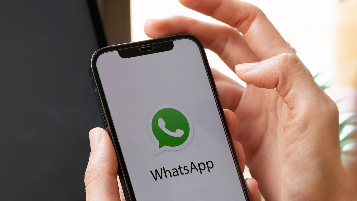 Osakidetza prepara un canal de WhatsApp para trámites y campañas: el primer paso hacia una atención más directa
