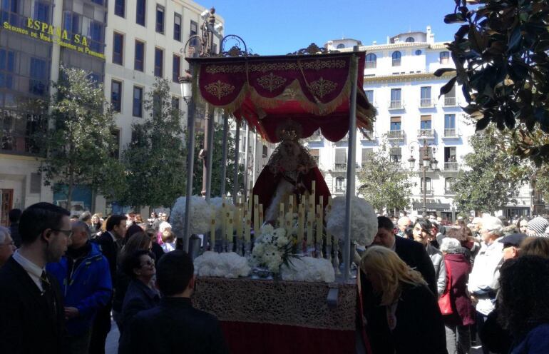 Palio de la Virgen de las Mercedes, de la procesión infantil de Las Mercedarias, en la Plaza del Carmen