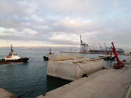 Construcción atraque graneles líquidos