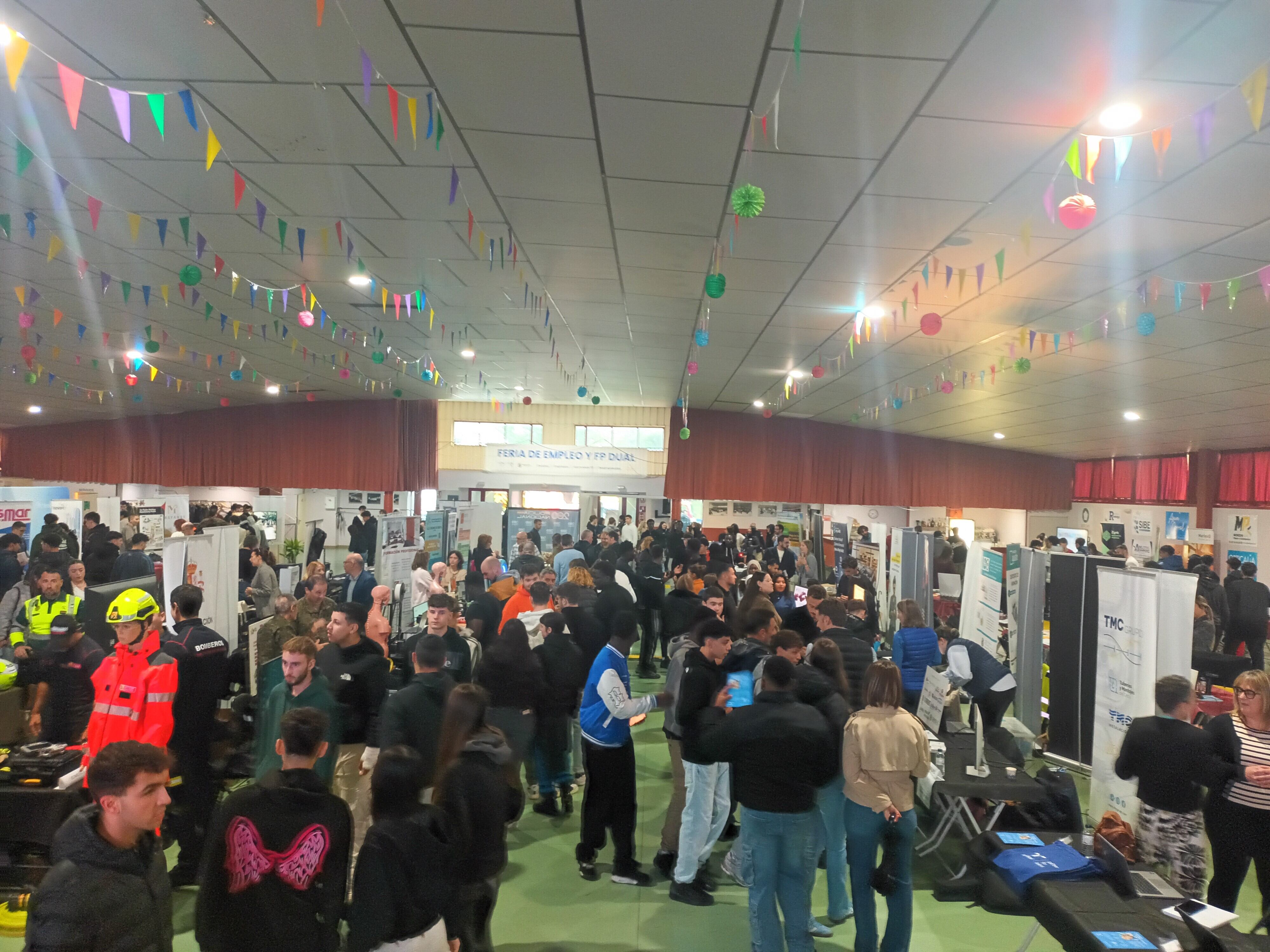 Cerca de 1.000 alumnos han participado en el Salón 3e que se ha celebrado en Monzón