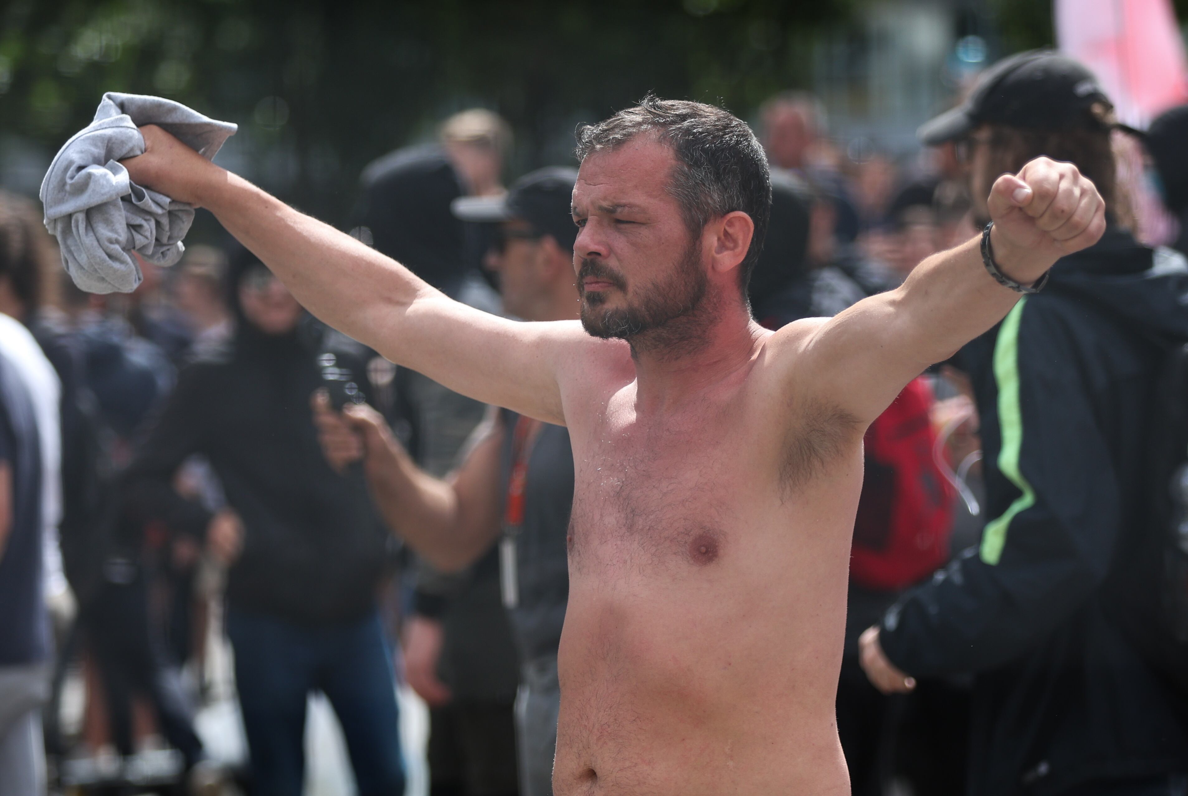 Uno de los participantes en la manifestación ultraderechista del pasado 3 de agosto, en Manchester.