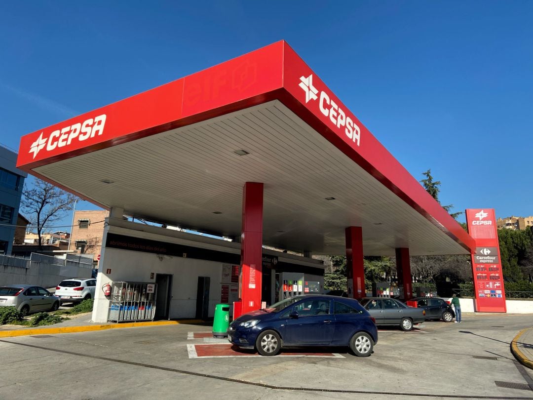 Gasolinera Cepsa desde el exterior