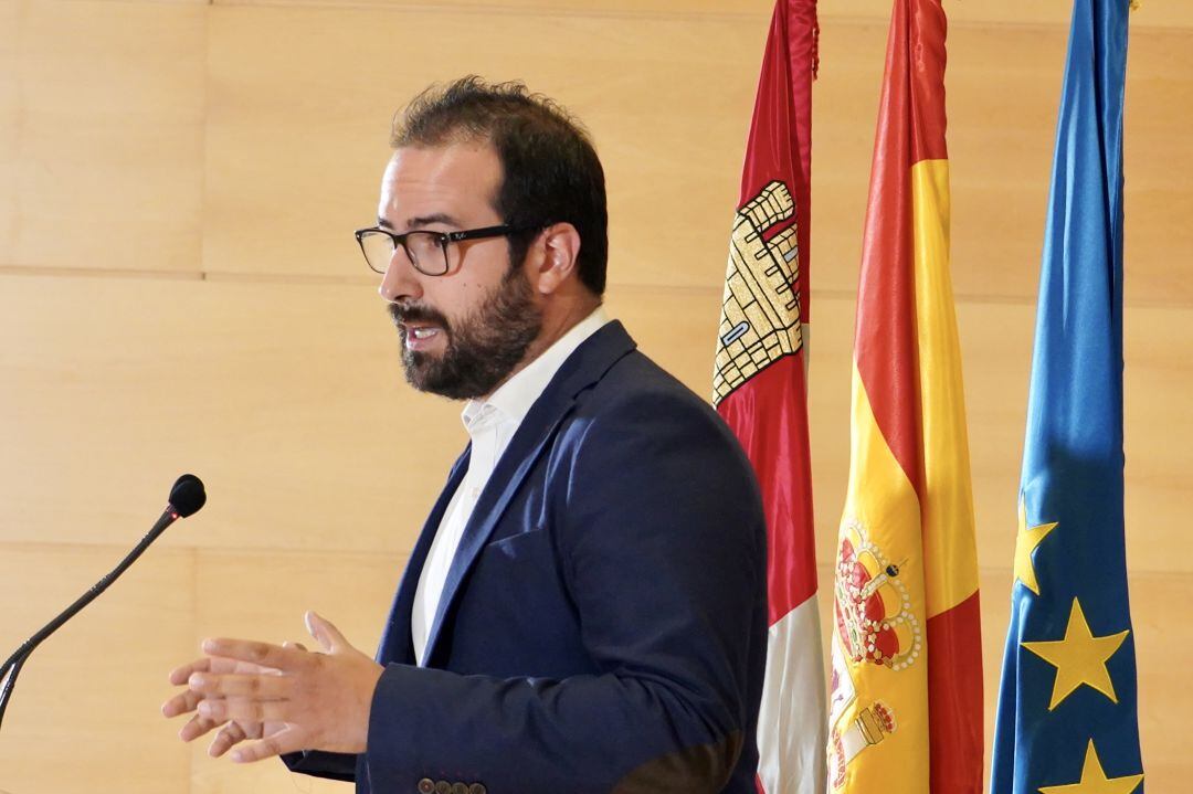 Ángel Hernández, procurador socialista