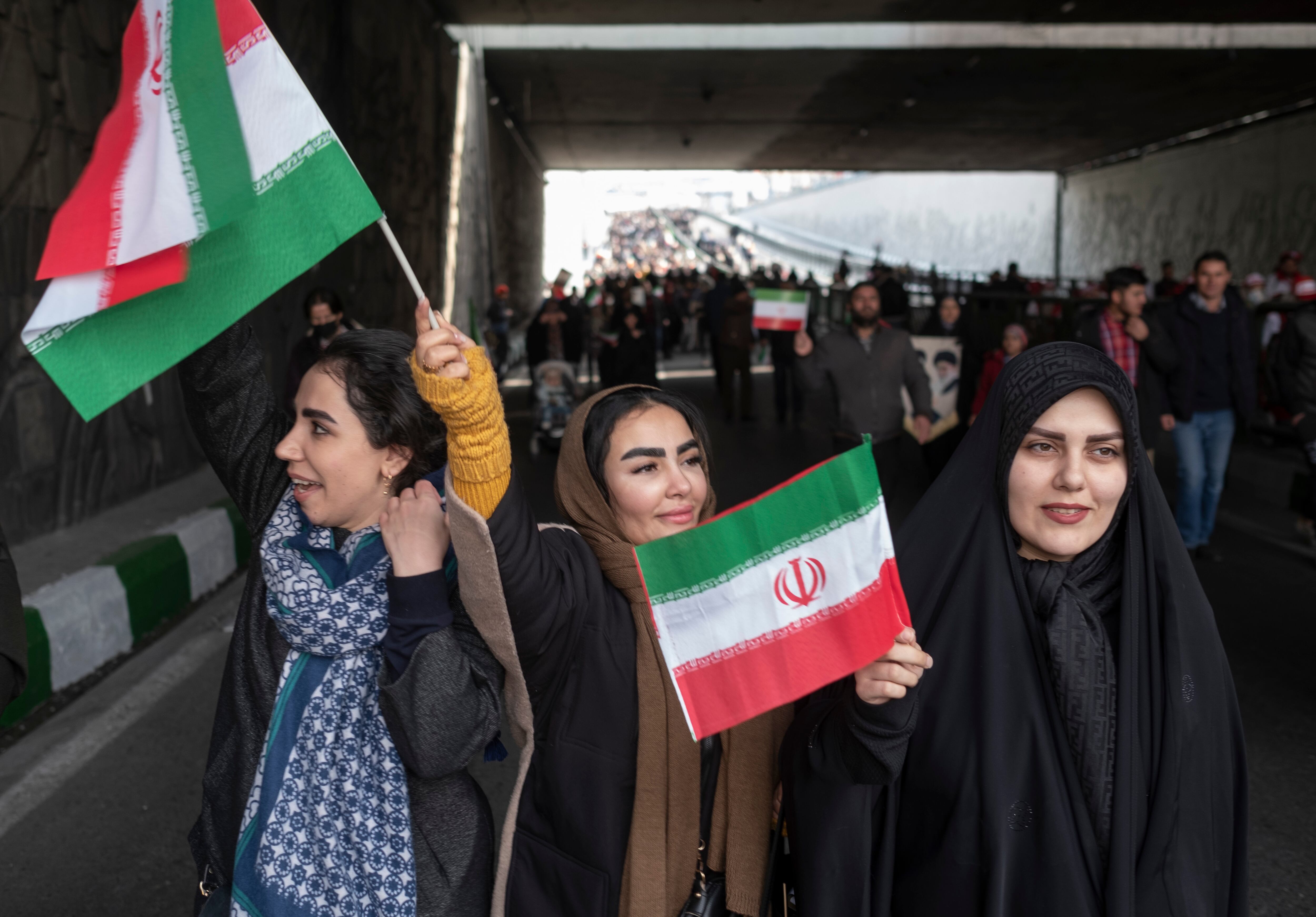 Mujeres protestas en Irán contra la represión