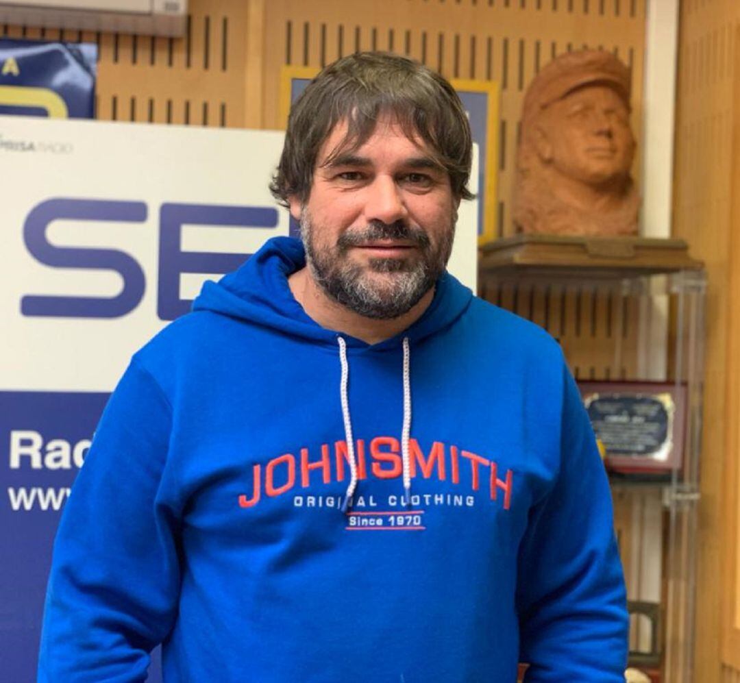 Tino Tovar en los estudios de SERxCuatro