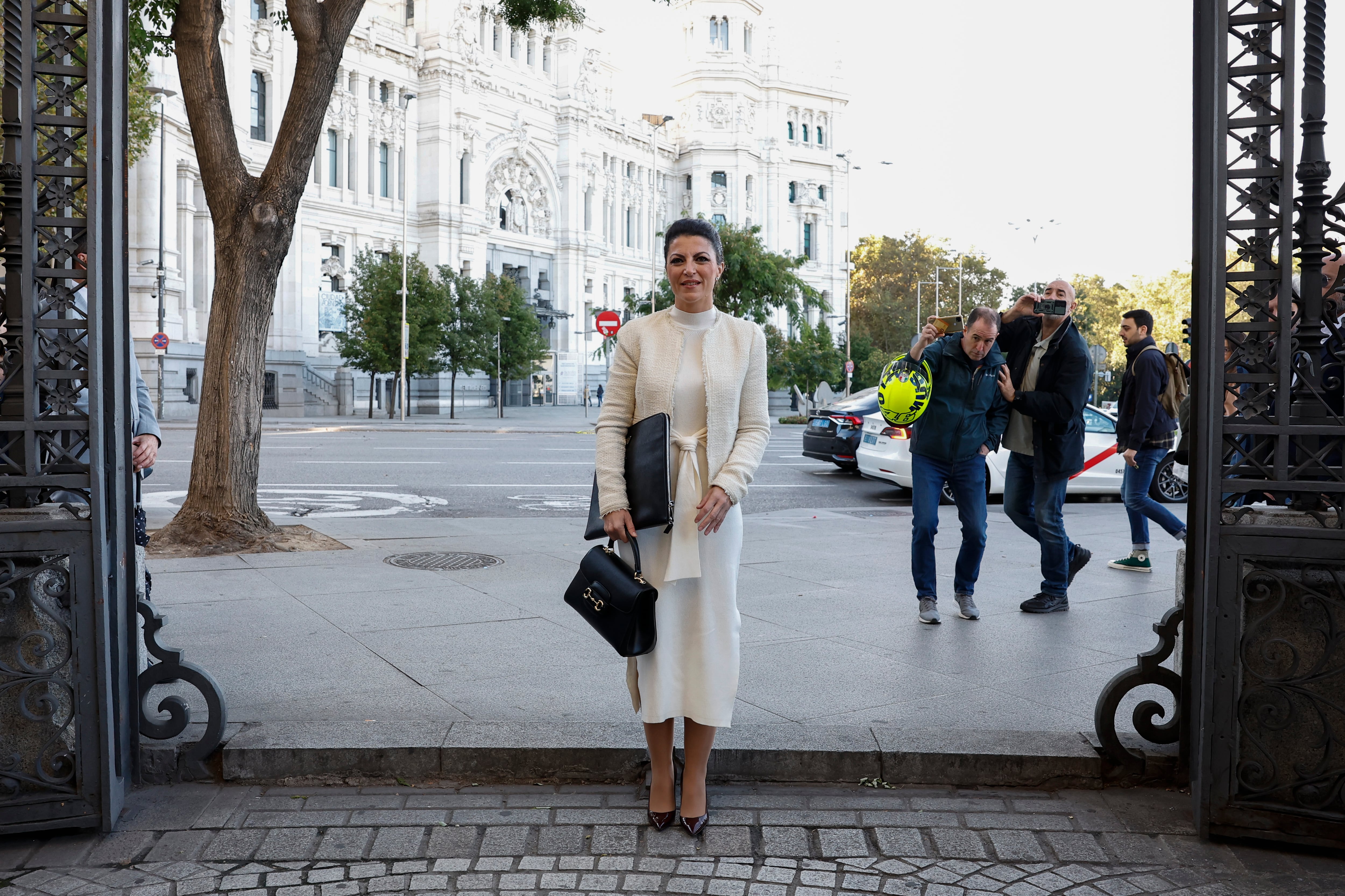 La exportavoz de Vox en el Congreso, Macarena Olona, a su llegada a la Casa América en Madrid para presentar su &quot;nuevo proyecto&quot; el pasado noviembre.