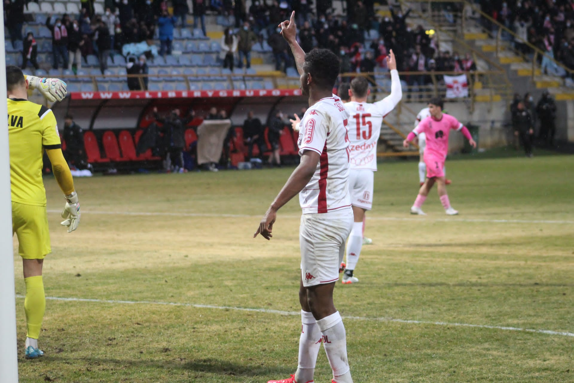 A Escobar le faltó el gol para culminar su gran debut como culturalista