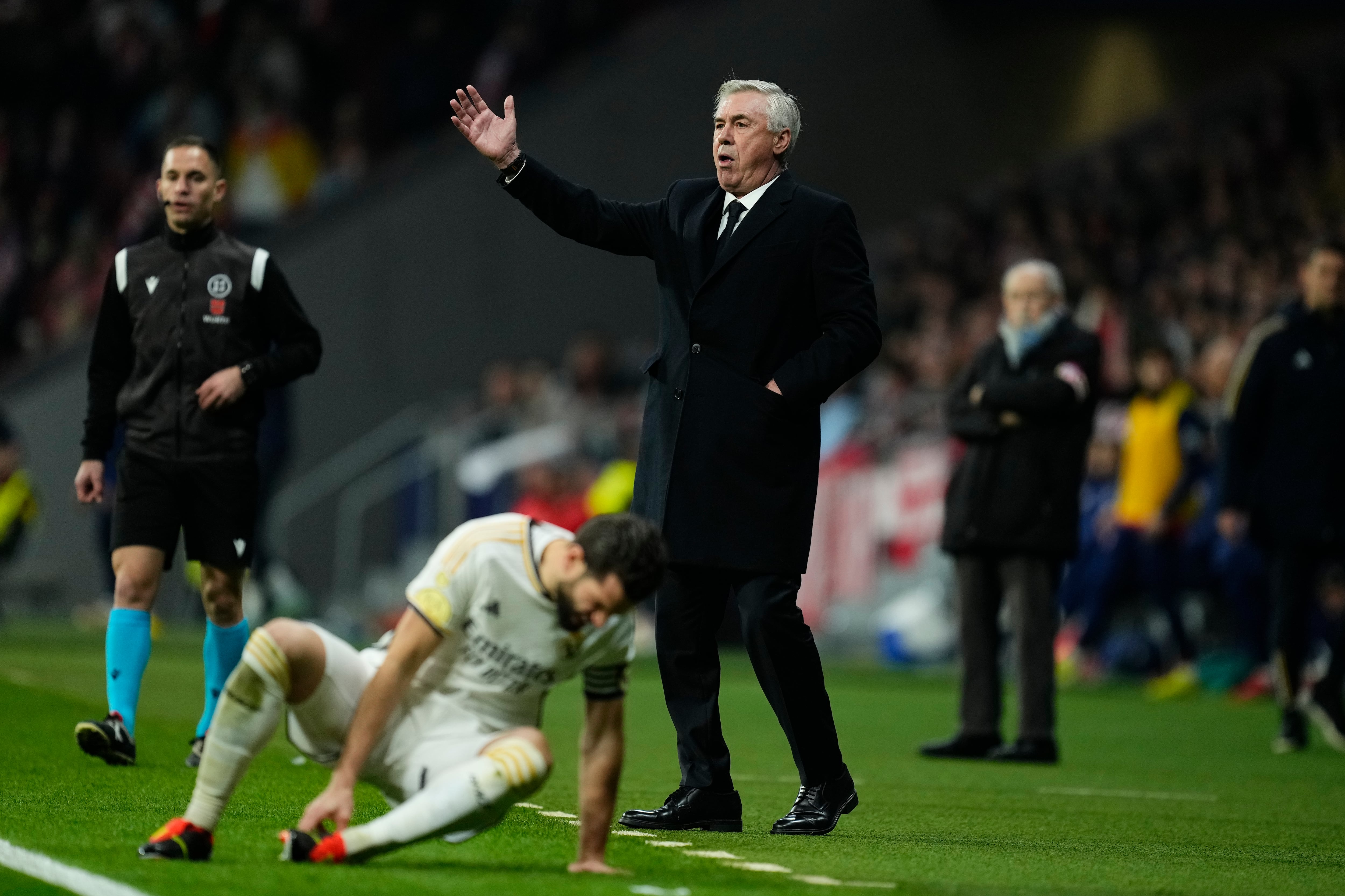 Carlo Ancelotti y Nacho Fernández, durante el derbi madrileño de octavos de Copa del Rey