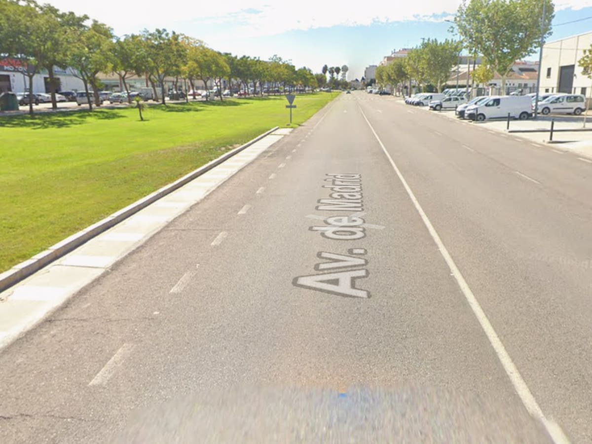 Un trabajador sufre quemaduras en el 90% de su cuerpo en una explosión en un taller mecánico de Don Benito