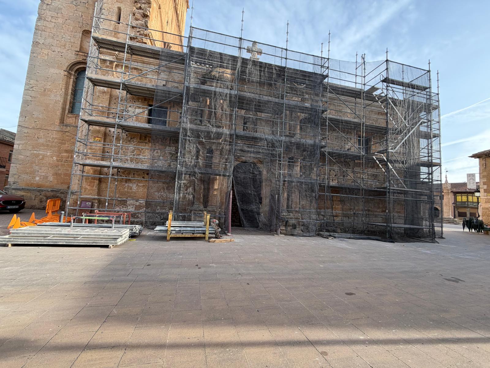 Restauración de la portada principal de la  iglesia de la Asunción de Nuestra Señora en Vadocondes. Foto: Archidiócesis de Burgos