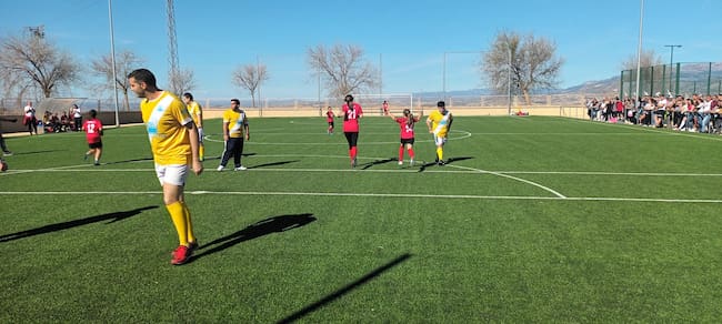 Momento del partido de fútbol entre el equipo femenino Jódar E.M. F.S. y Apromsi Huelma