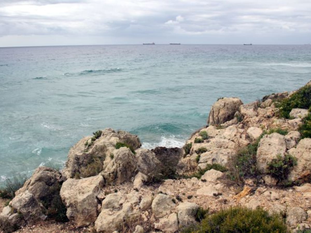 Mor ofegada una dona de 84 anys a la platja de Cunit