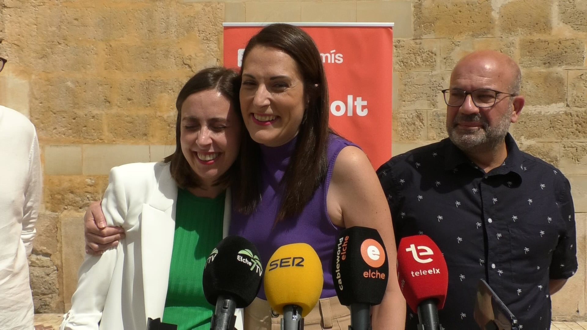 Esther Díaz, candidata de Compromís a la alcaldía de Elche junto a su número dos, Marian Campello y su número 3, Felip Sànchez