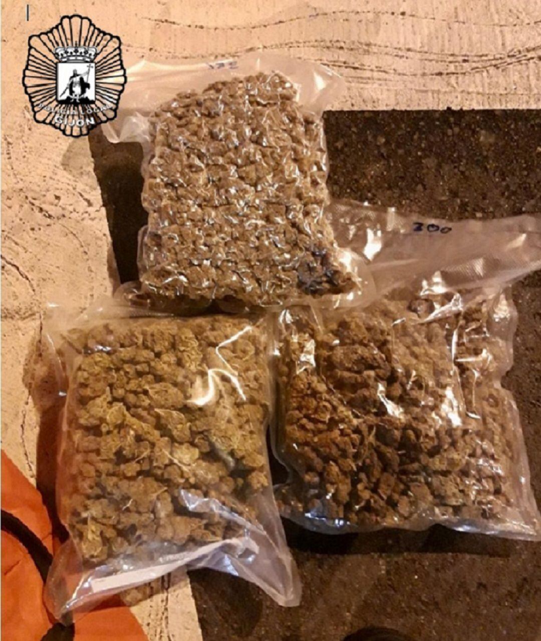 Bolsas de marihuana incautadas.