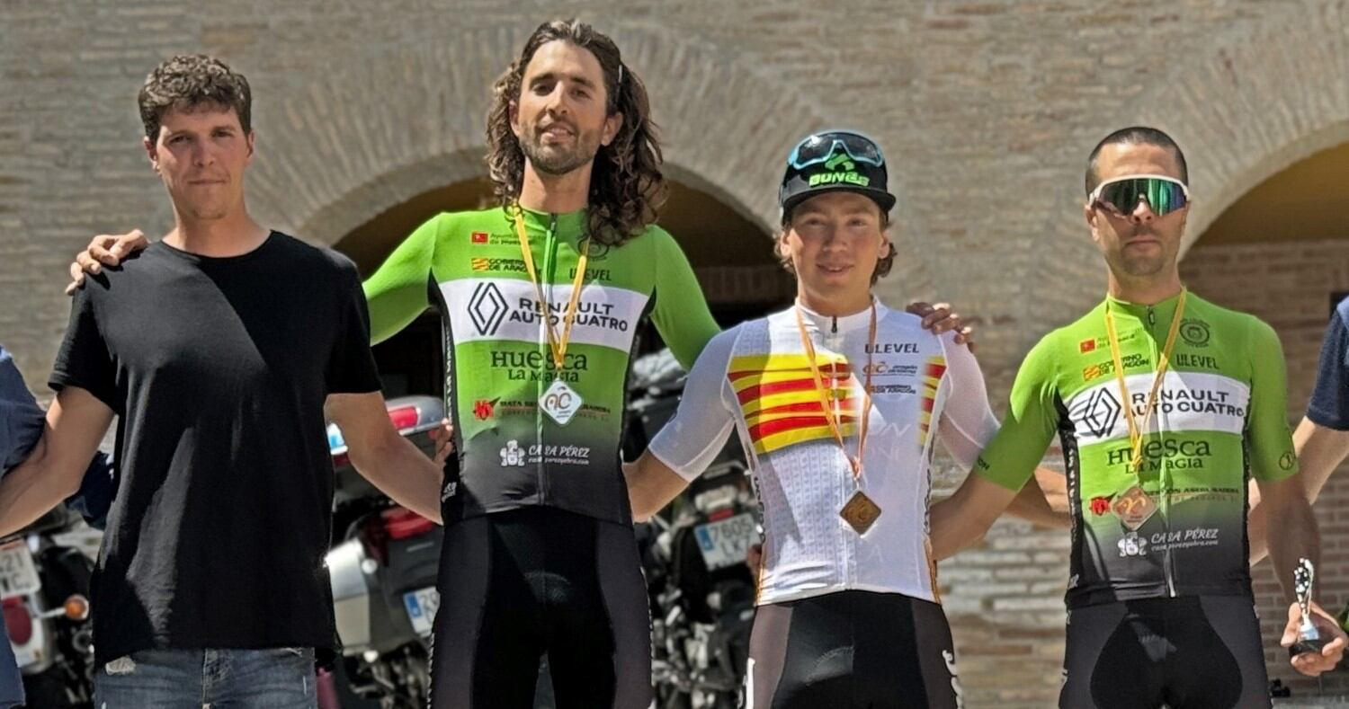 Joel Morales con el maillot de campeón de Aragón