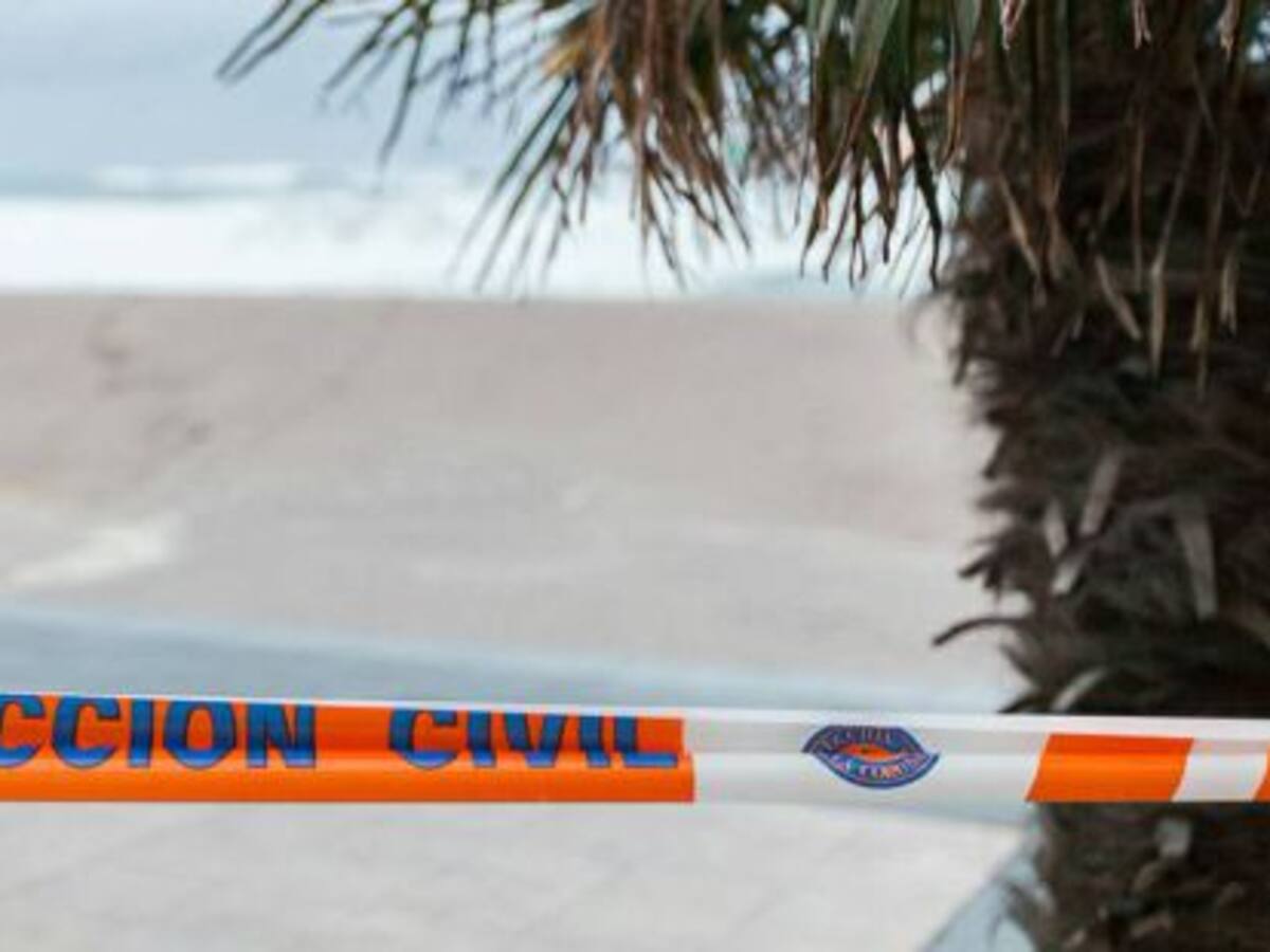 La costa de A Coruña tendrá aviso este martes por olas de 4 a 8 metros de altura