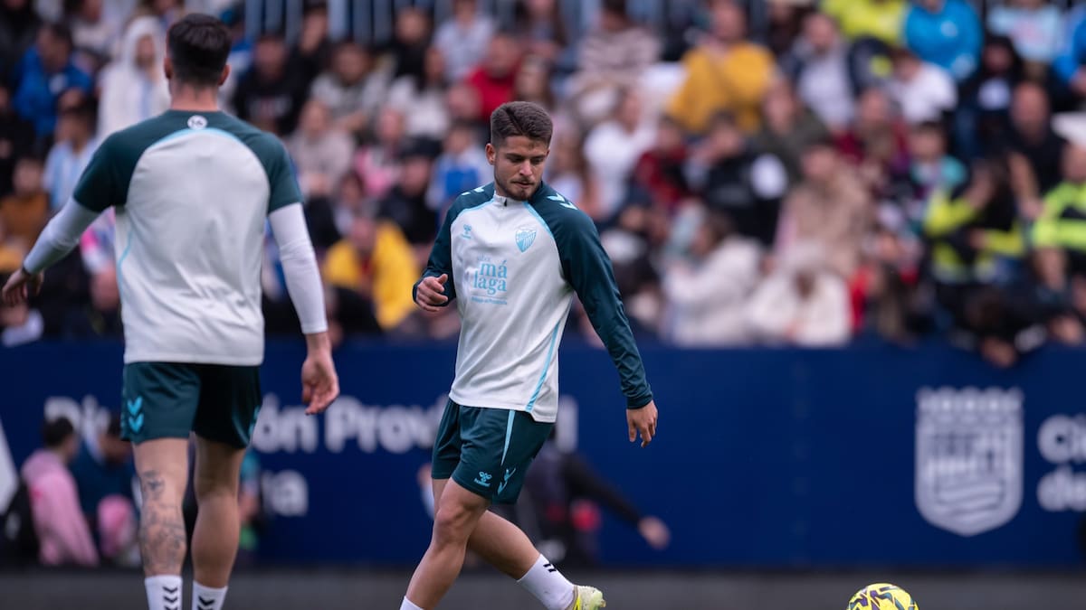 El Málaga volvió al trabajo con la recuperación de Juanpe y 9000 aficionados en las gradas