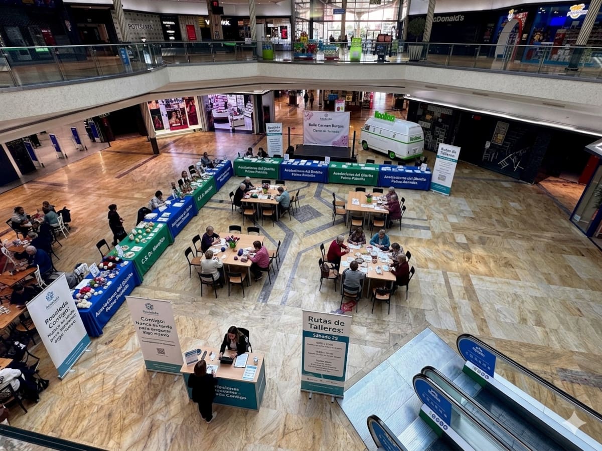 El Centro Comercial Rosaleda y el Distrito Palma-Palmilla se unen para poner en valor la labor de las asociaciones de mayores