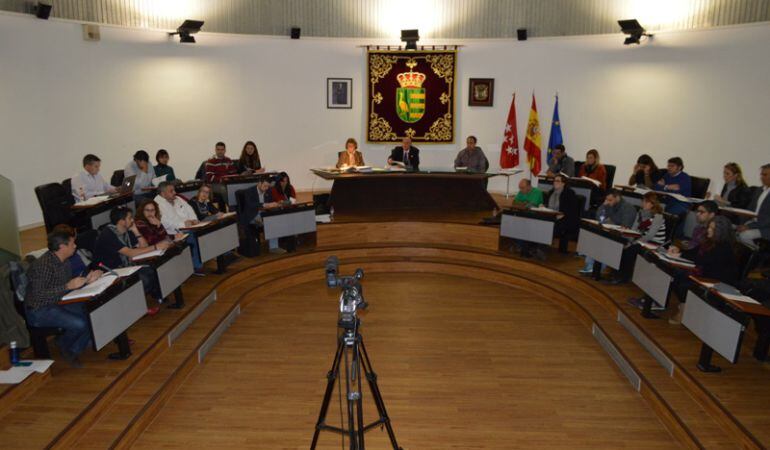 El Pleno ha aprobado la adopción de cláusulas sociales en Parla