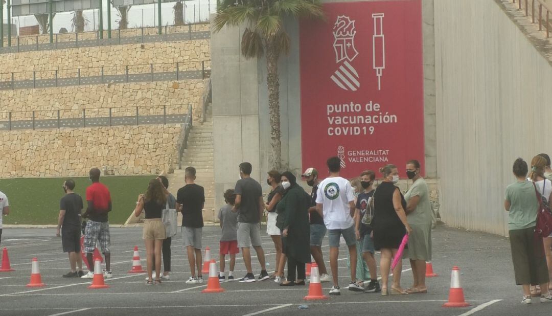 Vacunación masiva en IFA de adolescentes