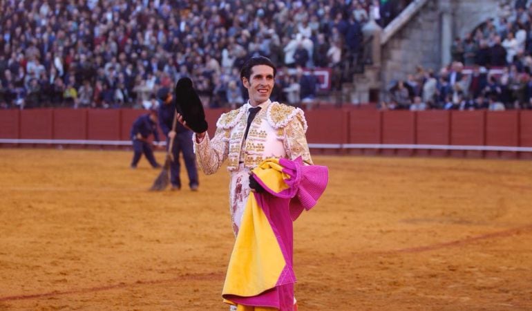 Talavante, en la vuelta al ruedo tras cortar una oreja al quinto toro de la tarde