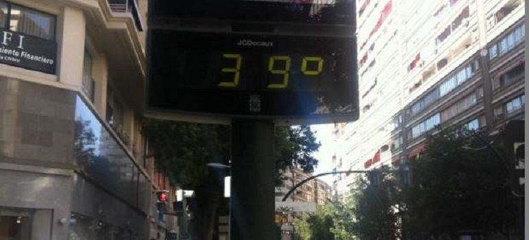 La Aemet activa el aviso amarillo este miércoles en la Vega del Segura por altas temperaturas de hasta 38ºC.