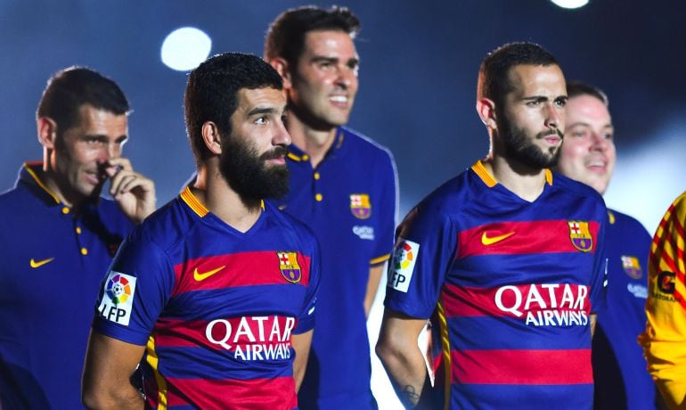 Aleix Vidal y Arda Turan, en la presentación del equipo en el Camp Nou