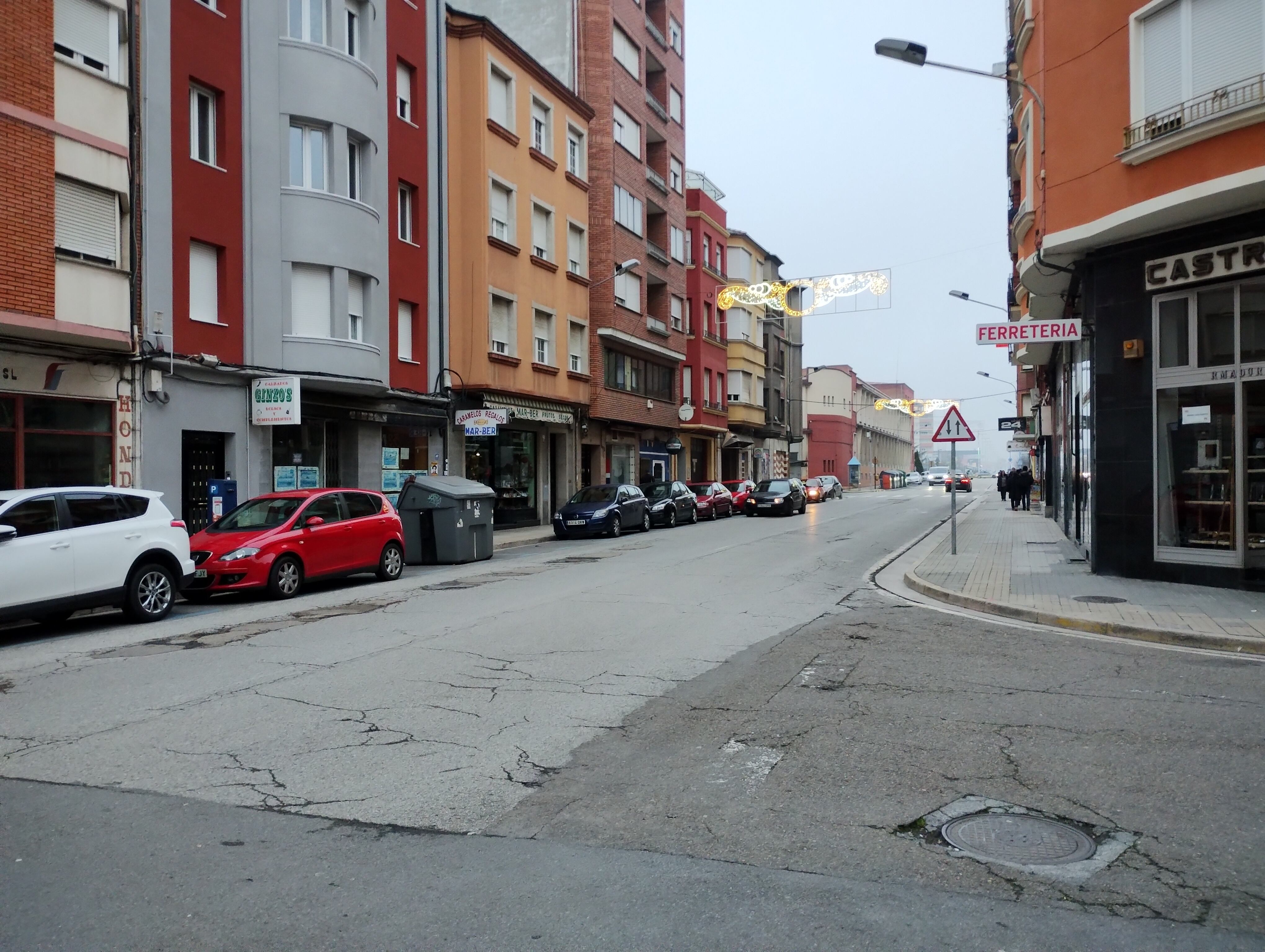 Calle Gómez Núñez, desde Obispo Mérida