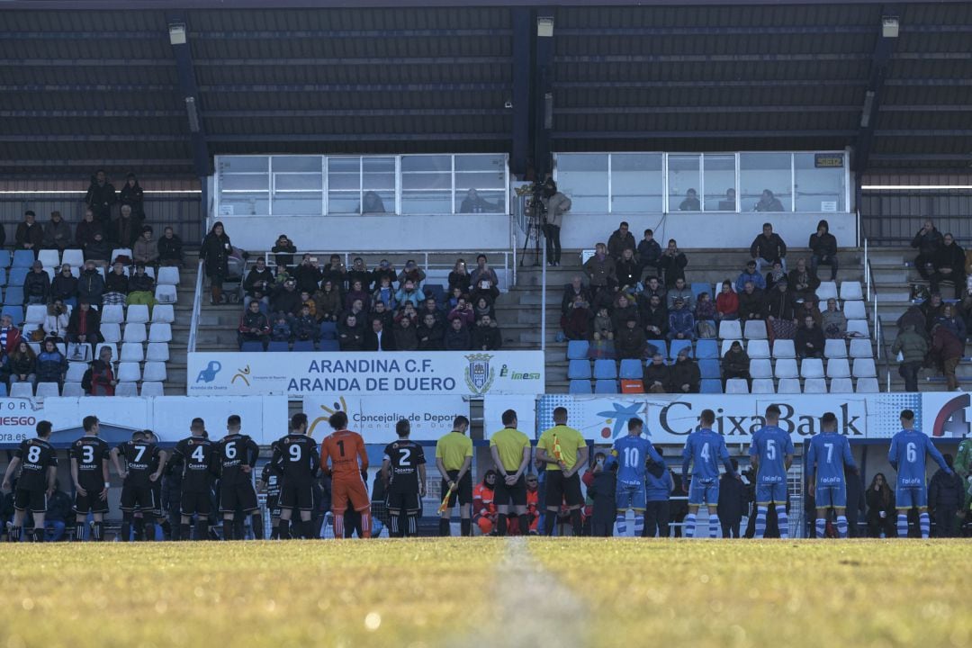 Imagen del campo y la grada de El Montecillo durante un partido de esta temporada.