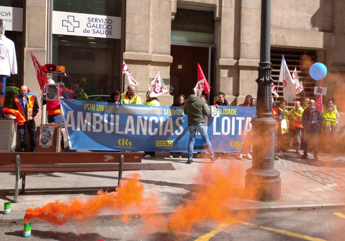 Imagen de archivo de las protestas del personal de Ambulancias do Atlántico frente a la sede del Sergas en Vigo