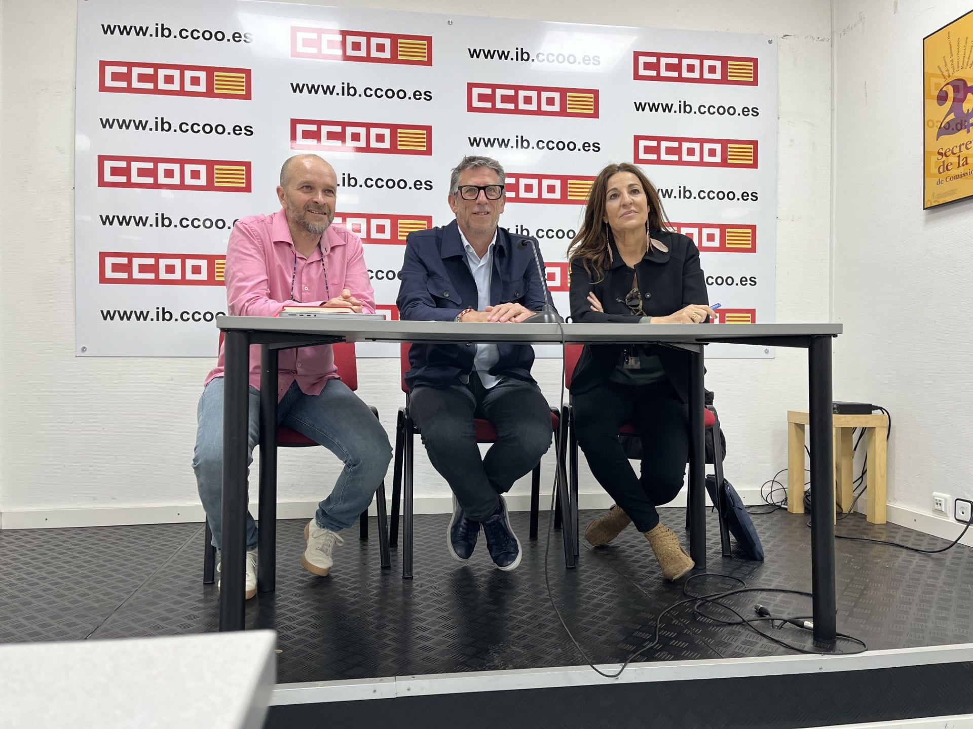 El secretario de Salud Laboral de FE-CCOO, Rafael Páez, el director del Instituto de Estudios Educativos y Sindicales de la Fundación Primero de Mayo, Pablo García de Vicuña, y la responsable de Política Internacional de la FE-CCOO, Cuqui Vera