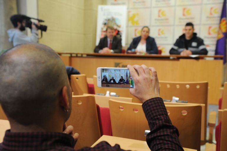 Juan Carandell y Dolores Amo en una comparecencia en Diputación