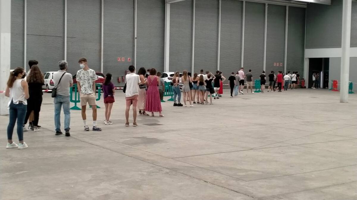 Los zamoranos más jóvenes reciben la primera dosis de la vacuna