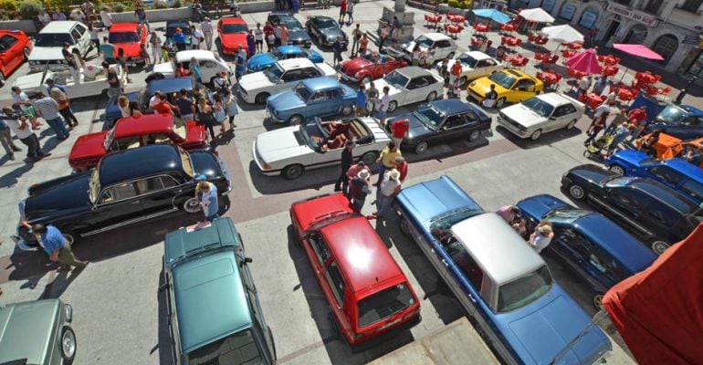 Concentración de coches antiguos en el Festival &#039;Tiempos Clásicos&#039; de Colmenar Viejo