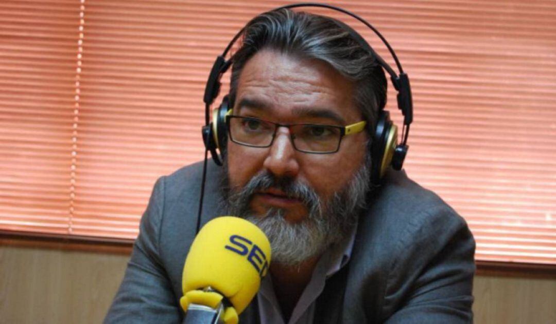 Borja Gutiérrez, exalcalde de Brunete en los estudios de Ser Madrid Oeste (foto de archivo)