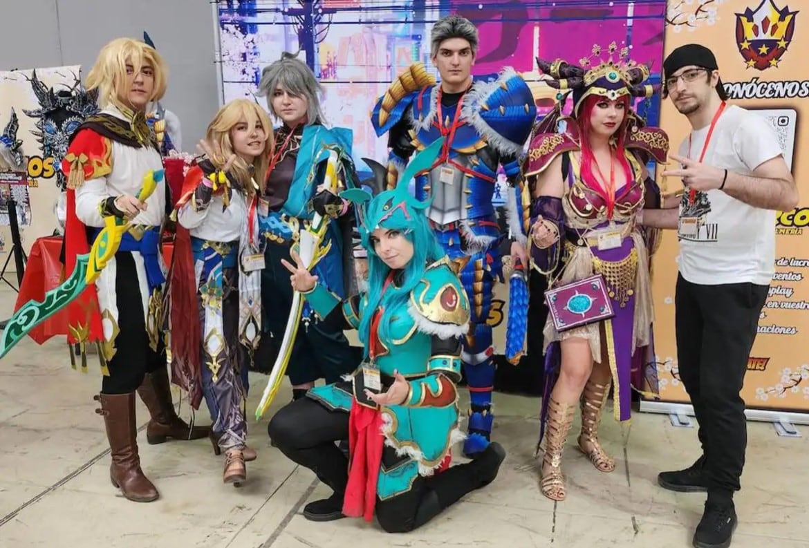 Cosplayers&#039; caracterizados de personajes de videojuegos online en Ifeja.