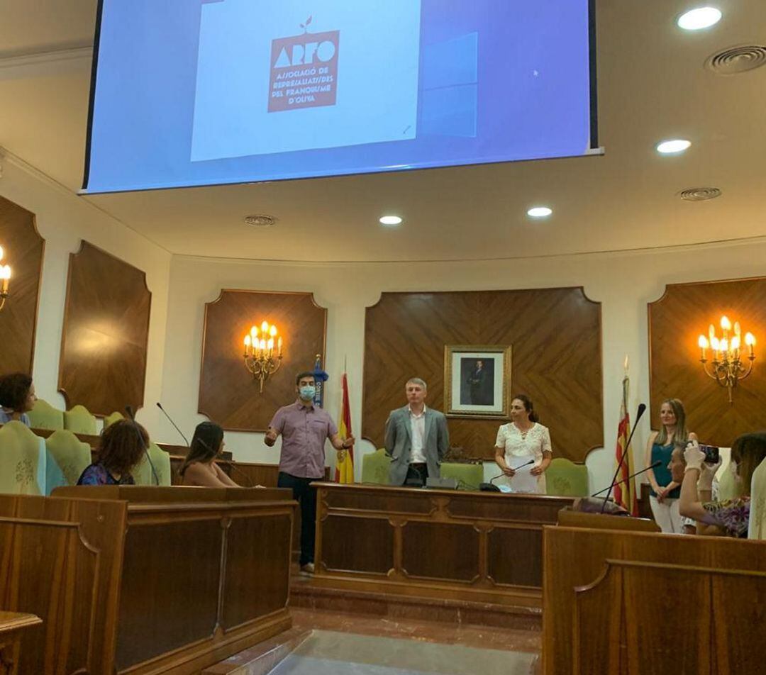 Acto de presentación de ARFO en el Ayuntamiento de Oliva 