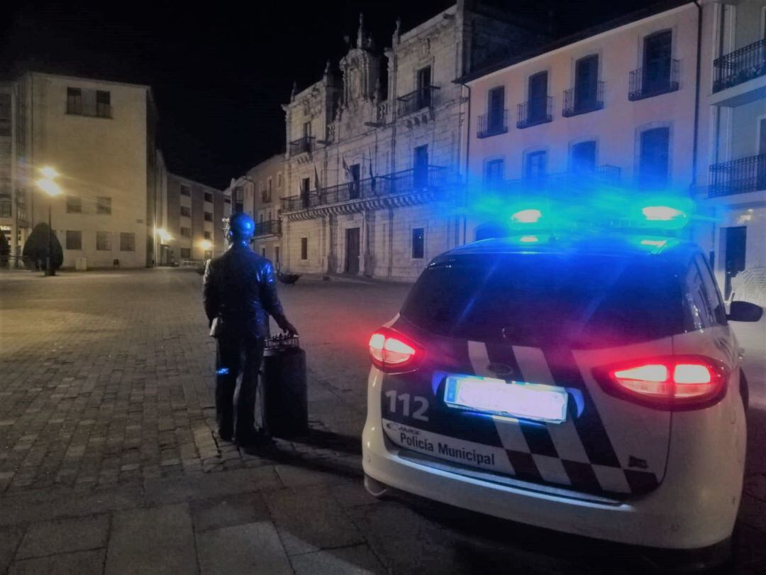 Plaza del Ayuntamiento de Pomferrada, anoche