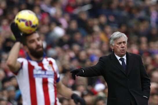 El italiano dirige al Real Madrid en la goleada que ha sufrido ante el Atlético en el Calderón.