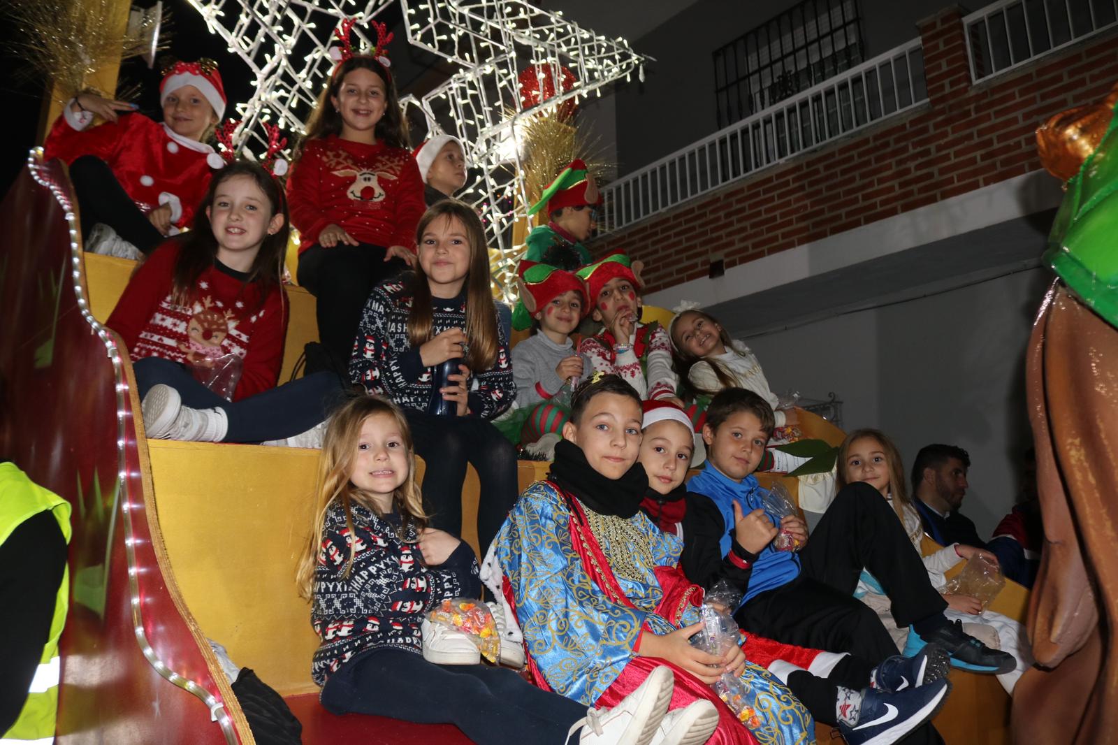 Los niños de Mijas en una de las carrozas