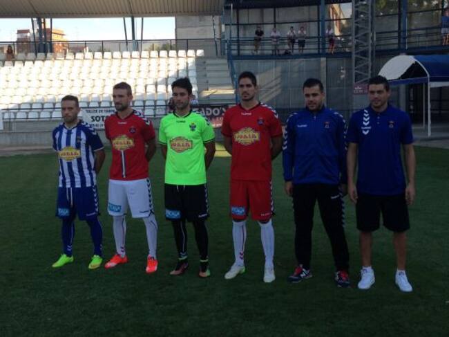 Presentación de bus y vestimenta del Tala.