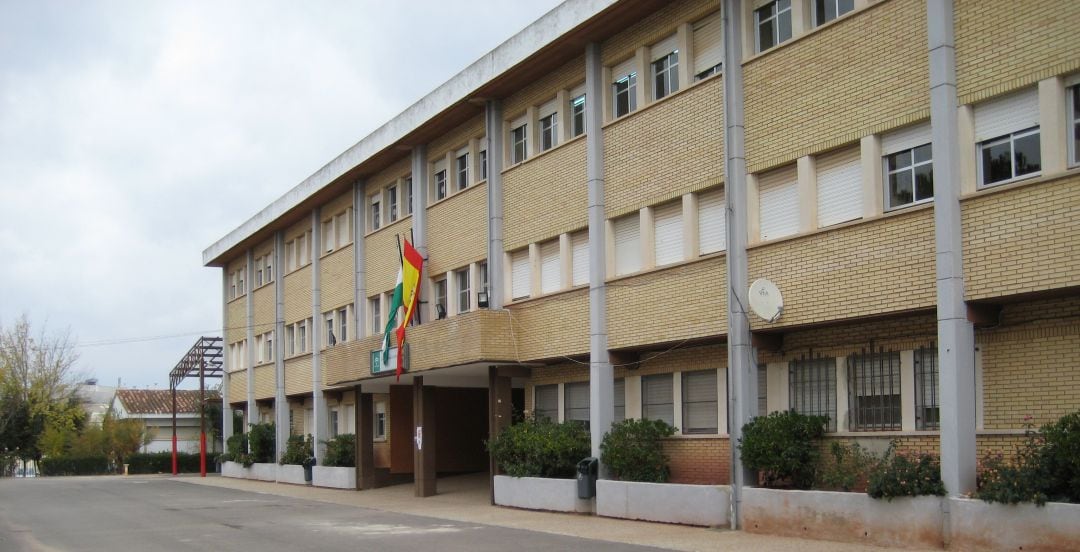 Exterior CEIP Santa Ana en Linares.