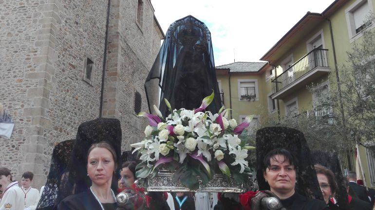 Salida de la 'Morenica' enlutada