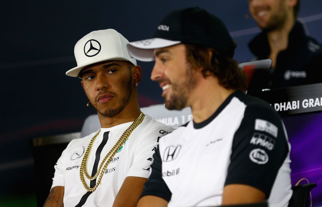 Lewis Hamilton y Fernando Alonso, durante la temporada 2015.