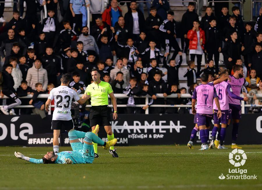 Decepción de los jugadores del Burgos CF (LFP)