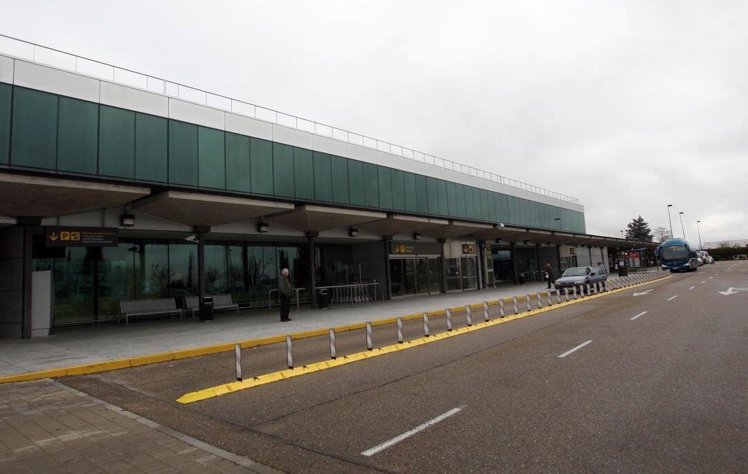 Exterior del aeropuerto de Valladolid