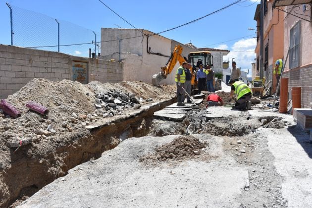 Obras en calle Mariana Pineda de Baza