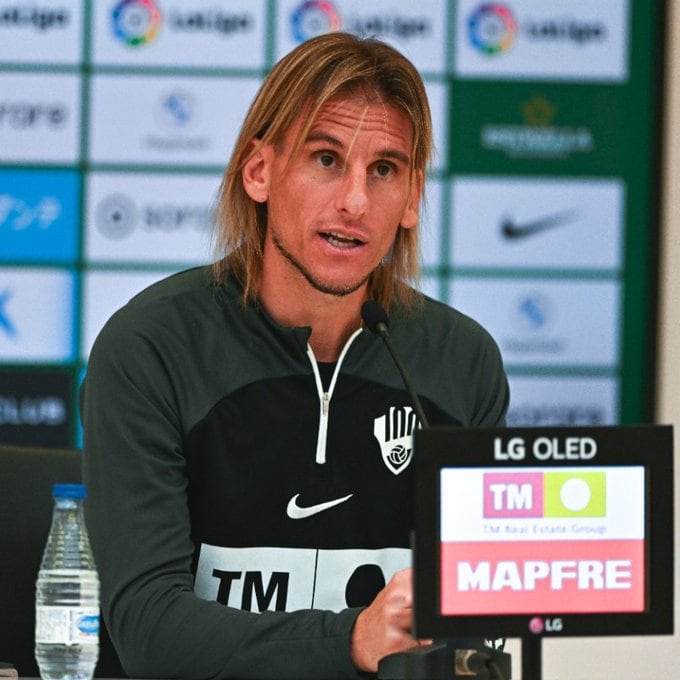 Beccacece durante su rueda de prensa previa al Elche-Sevilla