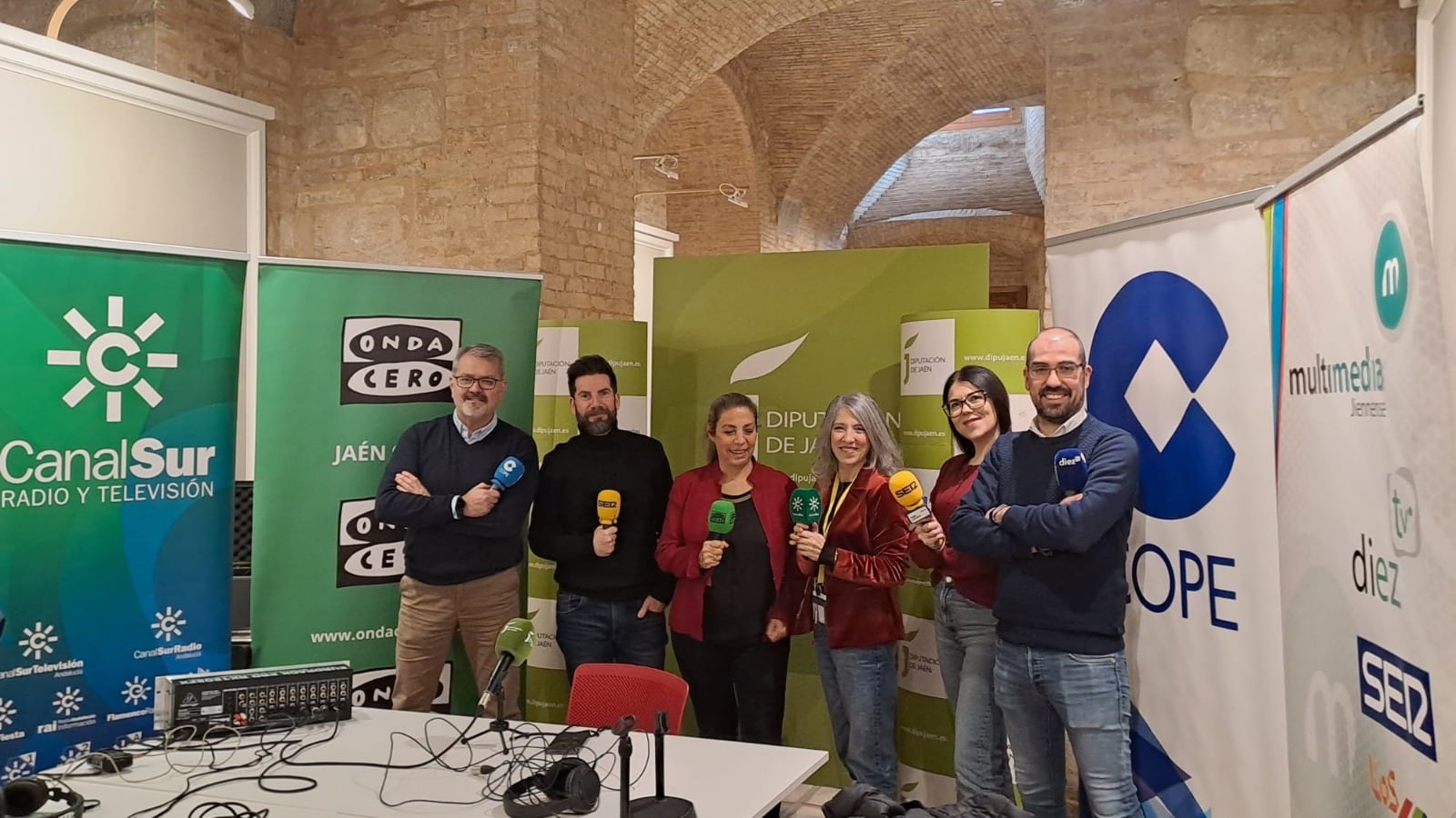 Compañeros y compañeras de las emisoras de la provincia de Jaén, en el Día Mundial de la Radio